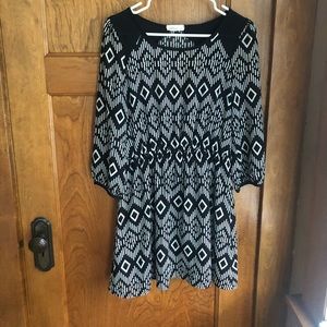 Black and white dress. Size Medium. 3/4 sleeves.